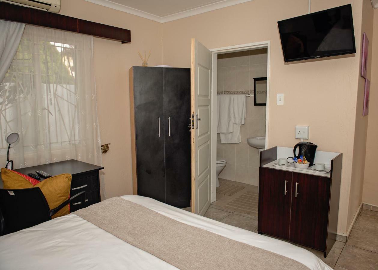 Savannah Guest House Polokwane Esterno foto