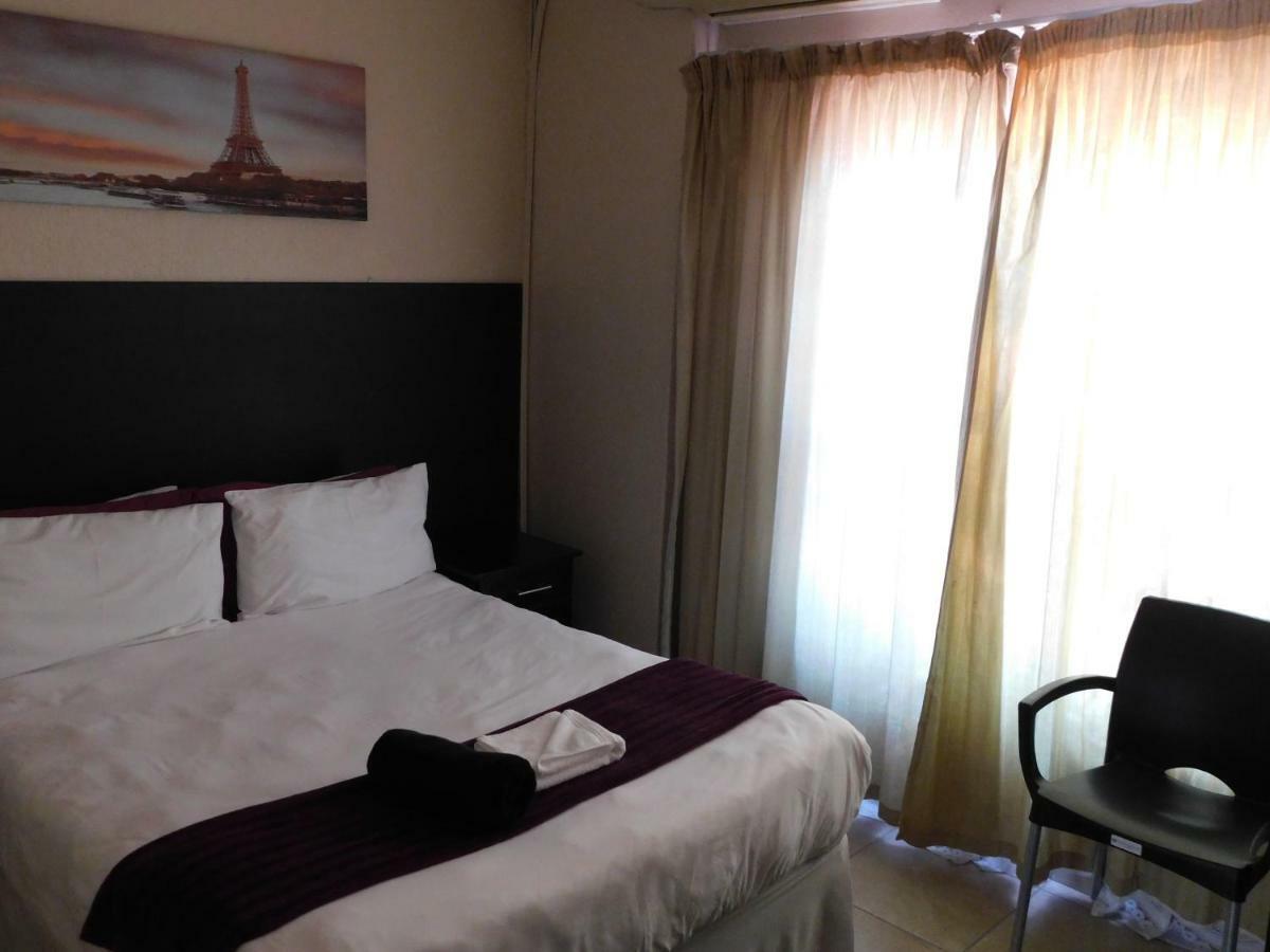 Savannah Guest House Polokwane Esterno foto