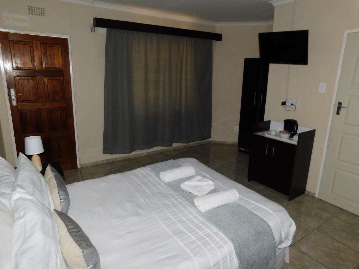 Savannah Guest House Polokwane Esterno foto