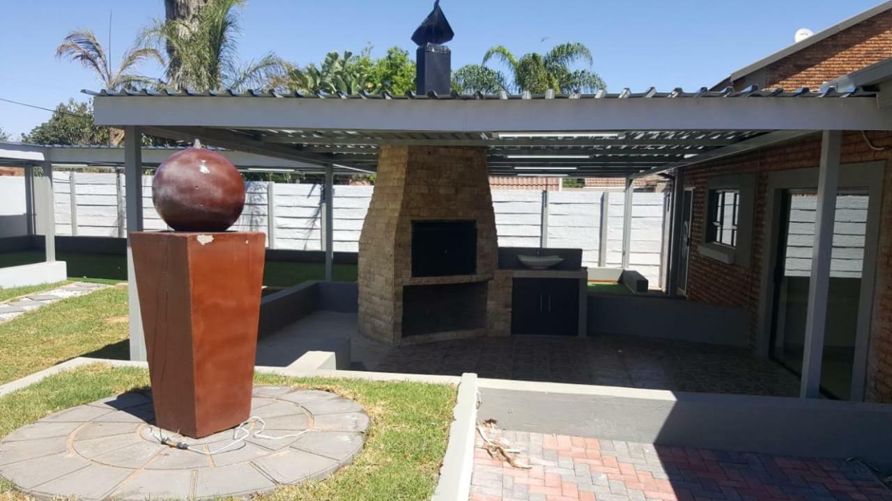Savannah Guest House Polokwane Esterno foto